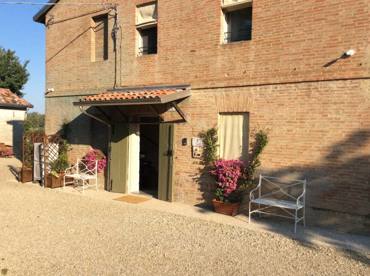 Agriturismo "La Fondazza" Imola Exterior foto